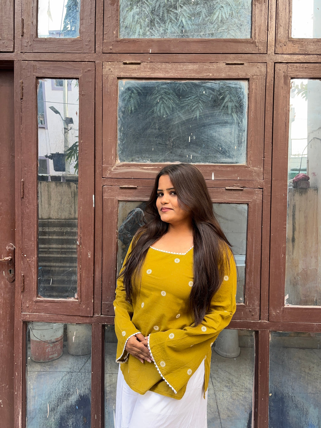 Avni Booti Rectangle-neck Short kurti