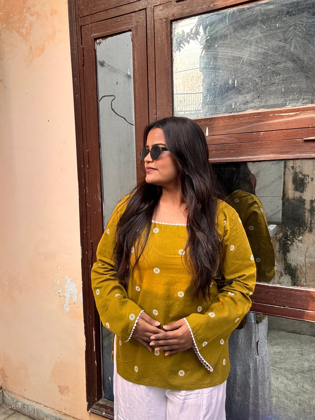 Avni Booti Rectangle-neck Short kurti