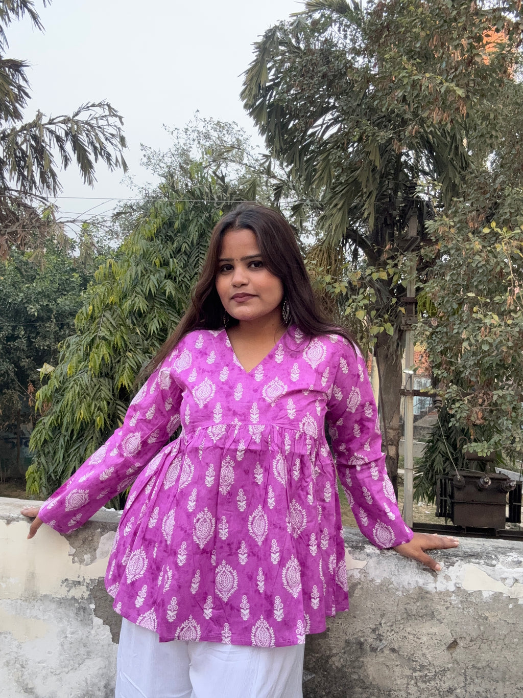 Gulnar V-neck short peplum kurti