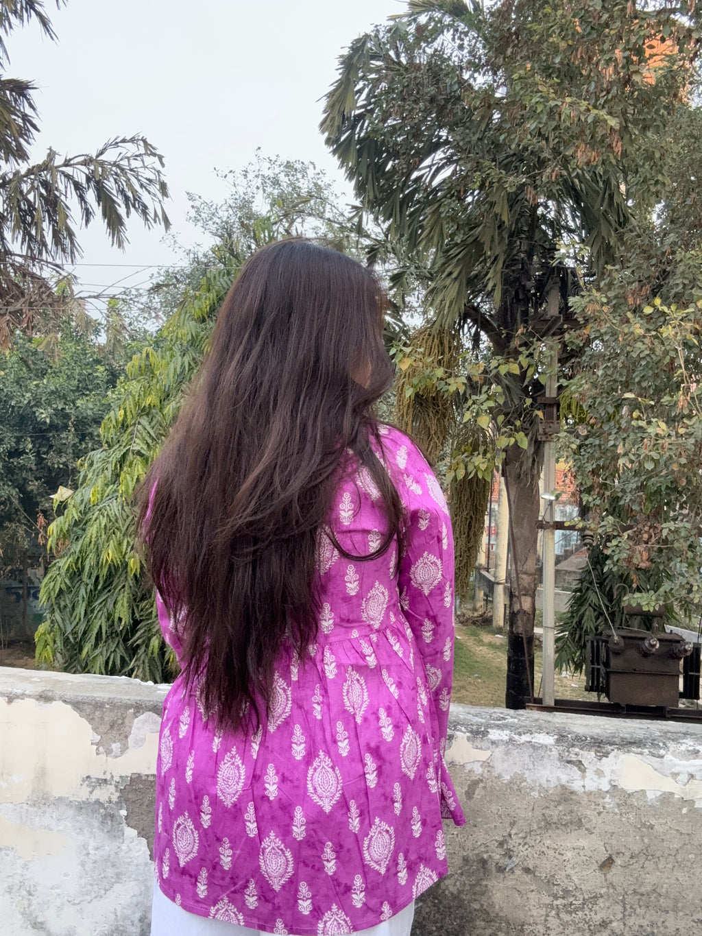 Gulnar V-neck short peplum kurti