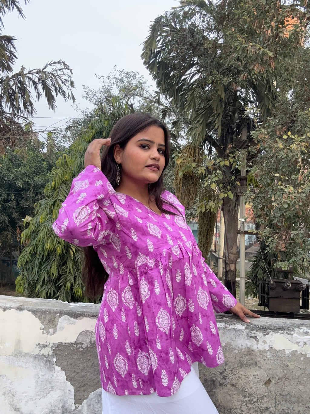 Gulnar V-neck short peplum kurti