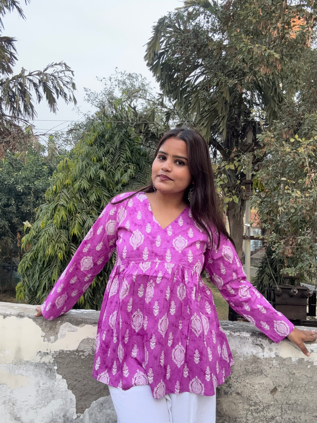 Gulnar V-neck short peplum kurti