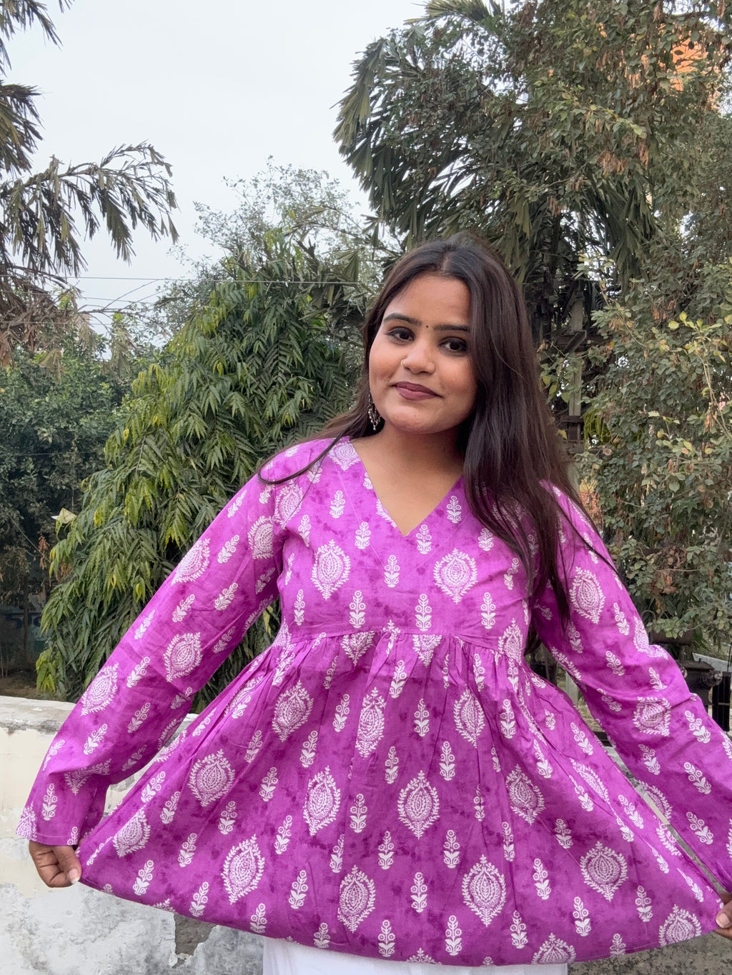 Gulnar V-neck short peplum kurti