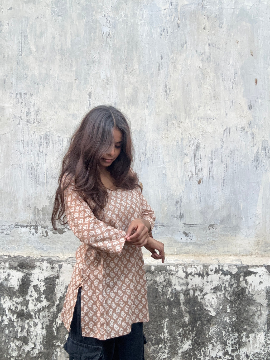 Saanvi V-neck short kurti
